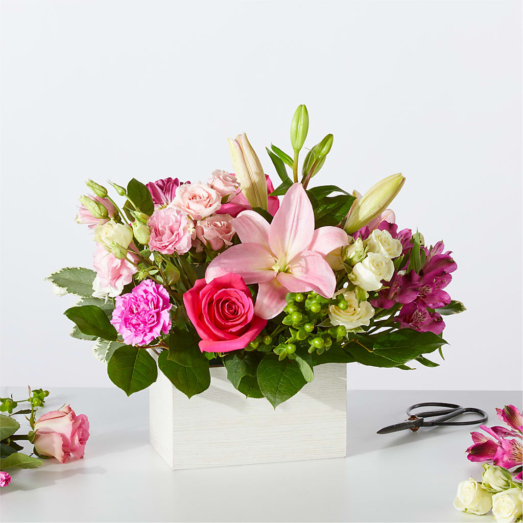 Sweetberry Box – A Florist Original – Creative Florist, Cherry Valley MA