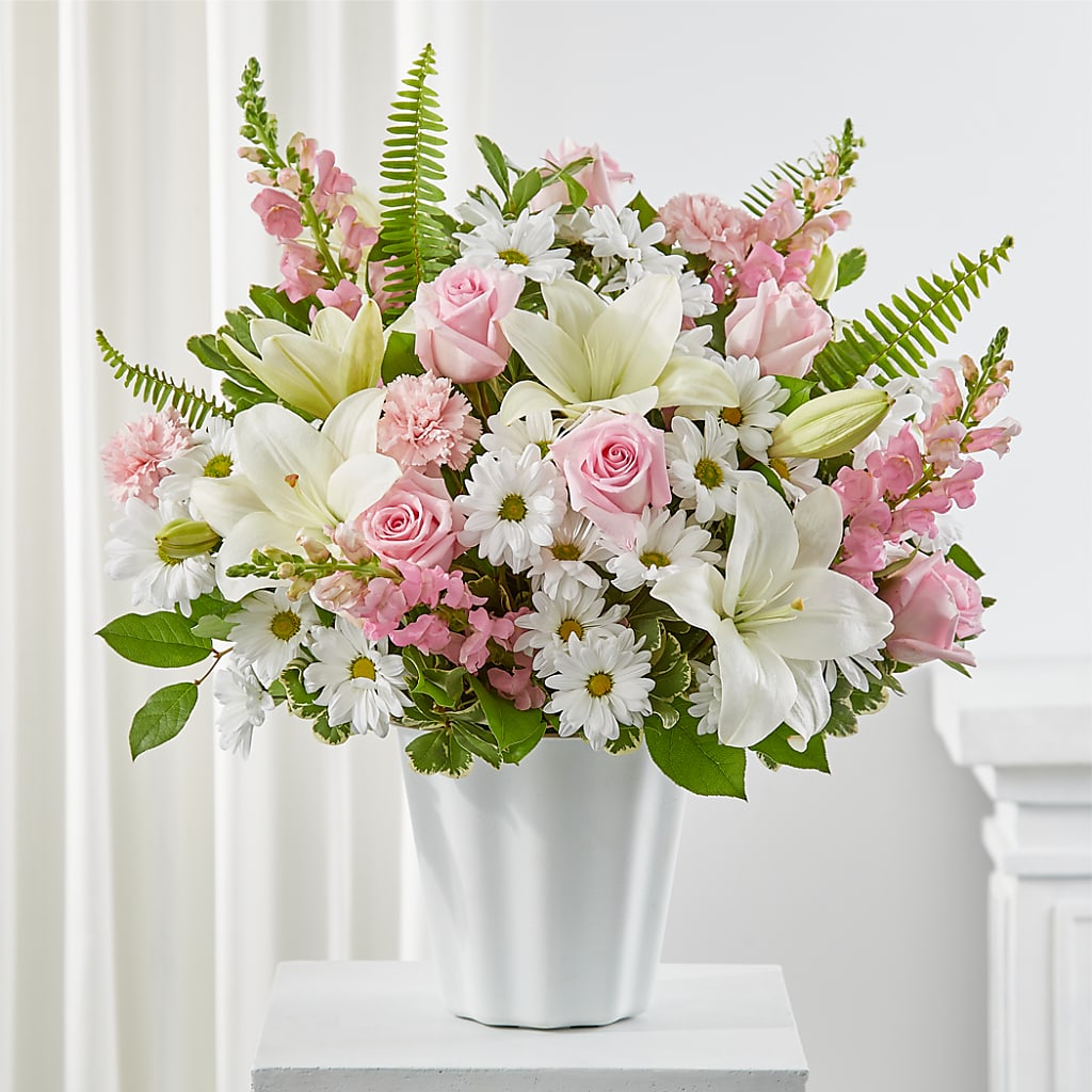 Soft Touch Tabletop Basket – Creative Florist, Cherry Valley MA