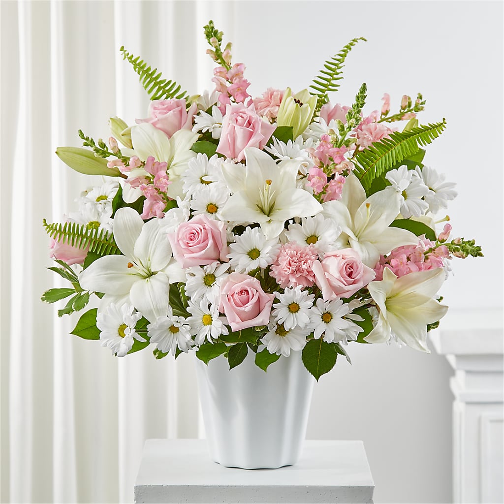 Soft Touch Tabletop Basket – Creative Florist, Cherry Valley MA