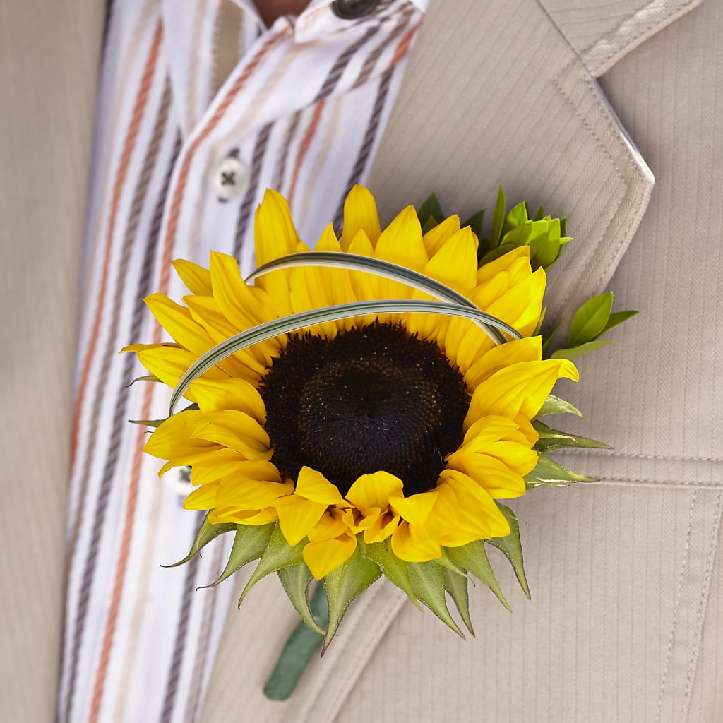 Free Spirit Boutonniere – Creative Florist, Cherry Valley MA