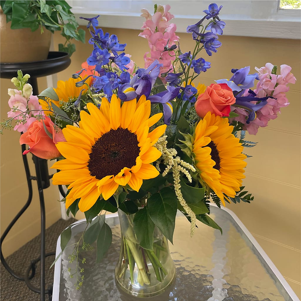 Rays of Life Bouquet –  Creative Florist, Cherry Valley MA